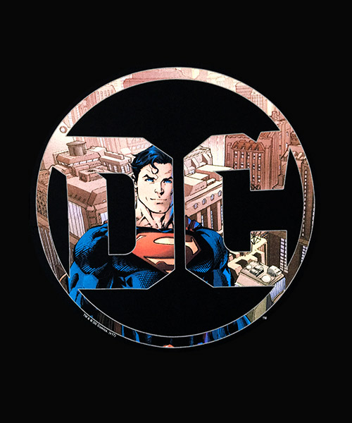 Cine Camiseta Superman en el Logo DC