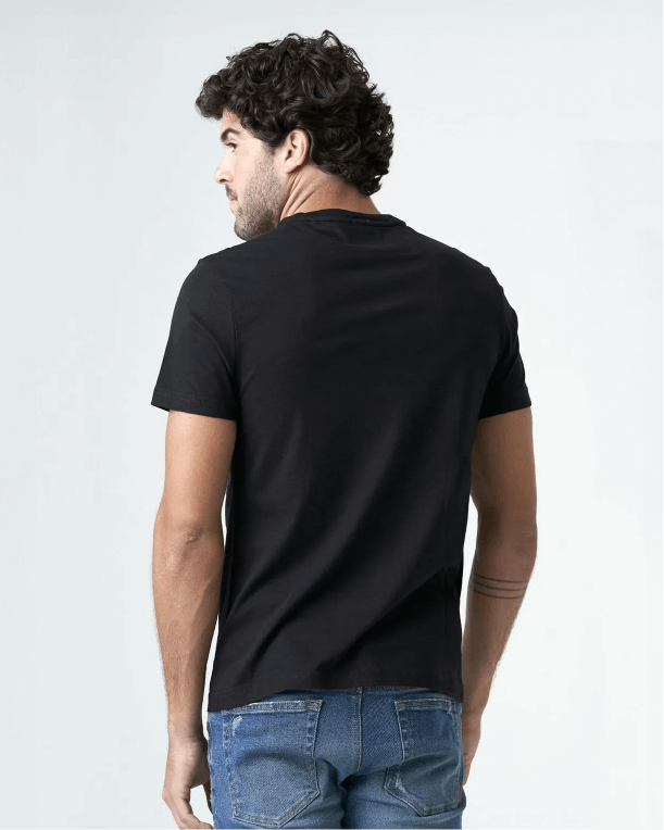 06-Mockup-camiseta clasica